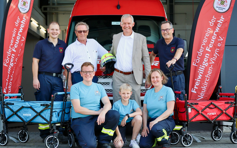 FW Neukirchen-Vluyn: Sparkasse am Niederrhein unterstützt Gründung der Kinderfeuerwehr Neukirchen-Vluyn - Foto: presseportal.de
