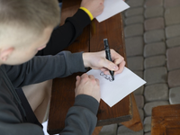 Junge Menschen in der Ukraine fühlen sich ihrer Jugend beraubt / Kein Zugang zu Hochschulen und sozialen Netzen, Karriereplanung auf Eis gelegt - Foto: presseportal.de