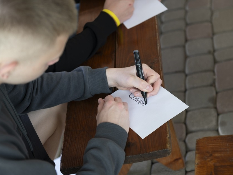 Junge Menschen in der Ukraine fühlen sich ihrer Jugend beraubt / Kein Zugang zu Hochschulen und sozialen Netzen, Karriereplanung auf Eis gelegt - Foto: presseportal.de