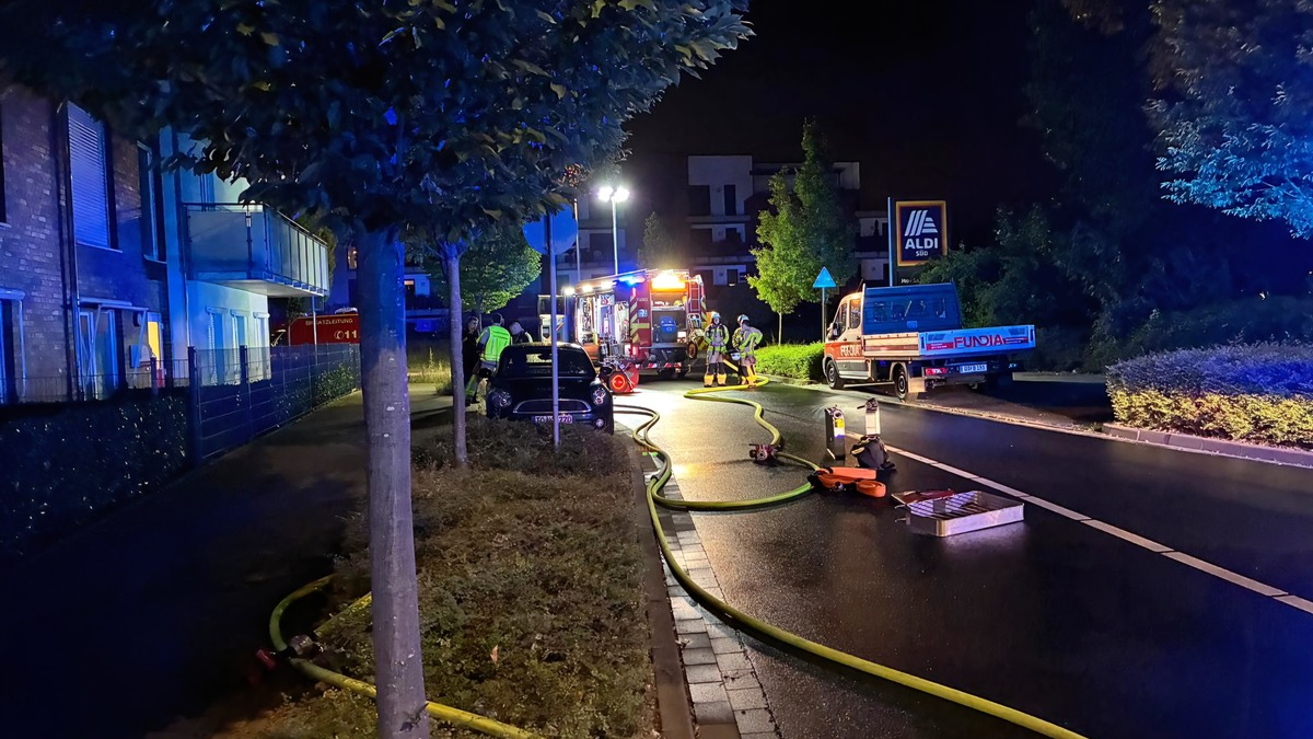 FW Grevenbroich: Verletzte nach Zimmerbrand in Altenheim in Grevenbroich - Foto: presseportal.de
