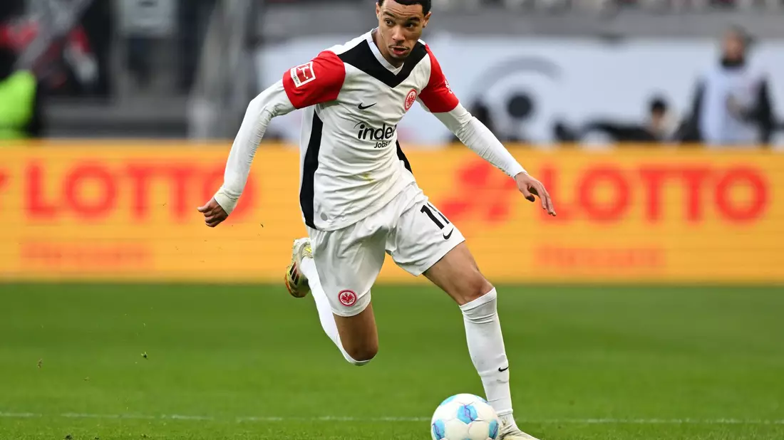 Hugo Ekitiké wird in Zukunft für den FC Liverpool auf Torejagd gehen. - Bild: Arne Dedert/dpa
