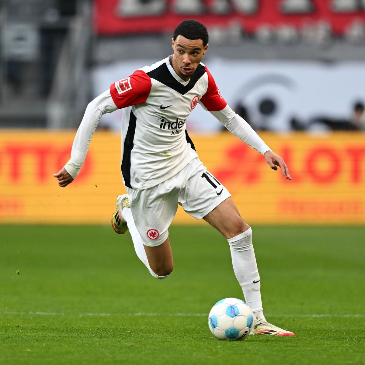 Hugo Ekitiké wird in Zukunft für den FC Liverpool auf Torejagd gehen. - Foto: Arne Dedert/dpa