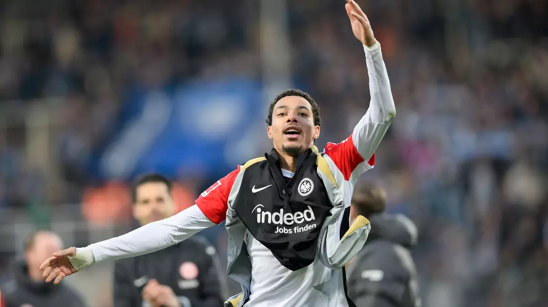 Hugo Ekitiké ist der nächste Mega-Verkauf von Eintracht Frankfurt. - Bild: Anke Waelischmiller/dpa