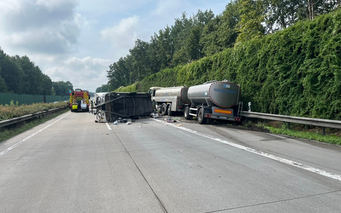 FW Bremerhaven: Verkehrsunfall auf der Autobahn - Foto: presseportal.de
