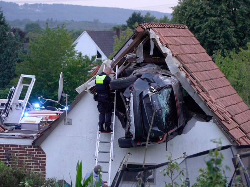 Mehrere Menschen sind verletzt worden. - Foto: Torben Kipp/Nordwestmedia-TV/dpa