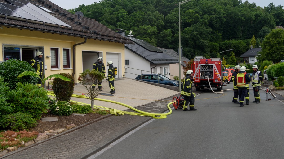 FW-OE: brennende Strom-Unterverteilung im Keller - Foto: presseportal.de