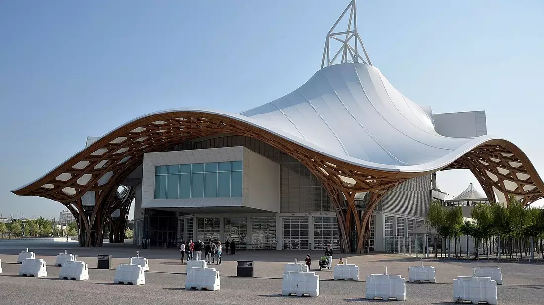 Die Kunstbanane hing seit dem 8. Mai im Centre Pompidou Metz. (Archivbild) - Bild: Jörg Fischer/dpa