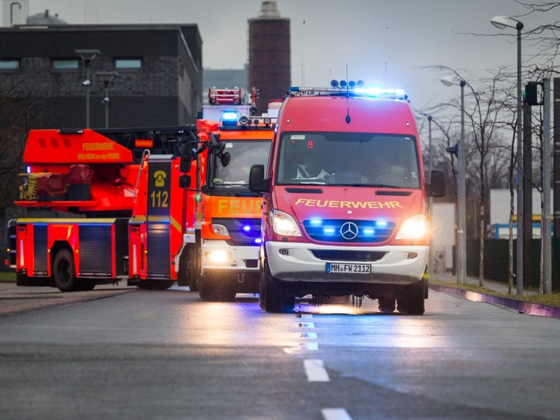 FW-MH: Brennender Sperrmüll im Ortsteil Eppinnghofen und ausgebrannter Wohnwagen in Mintard - keine Verletzten - Foto: presseportal.de