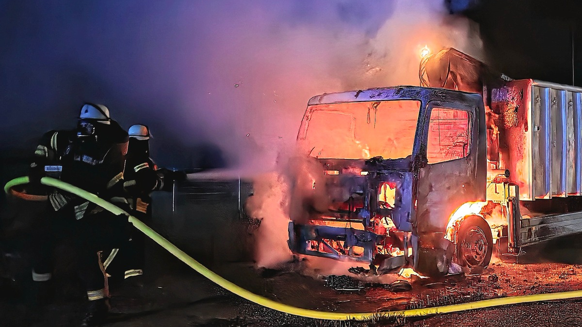 FW Celle: LKW-Brand in der Nacht - Foto: presseportal.de