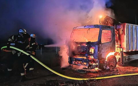 FW Celle: LKW-Brand in der Nacht - Foto: presseportal.de
