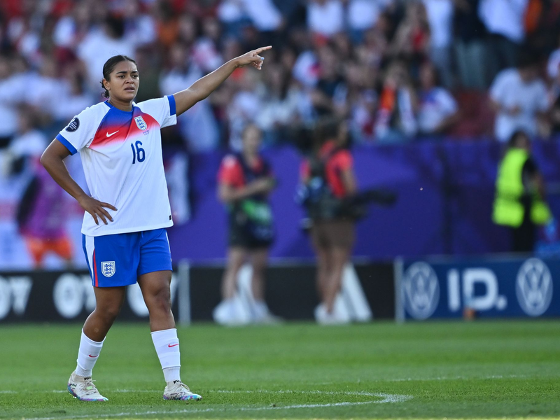 Jess Carter während des EM-Spiels gegen die Niederlande. - Foto: Sebastian Gollnow/dpa