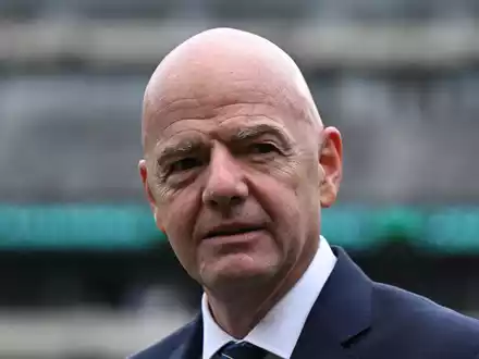 Der FIFA-Chef fordert Strafen für rassistische Vorfälle.  - Foto: Sven Hoppe/dpa