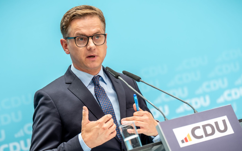 CDU-Generalsekretär Linnemann: «Wenn man die AfD stark machen will, soll man ruhig solche Interviews stören.» - Foto: Michael Kappeler/dpa