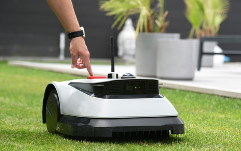 TÜV SÜD erklärt, worauf es bei Mährobotern wirklich ankommt - Foto: presseportal.de