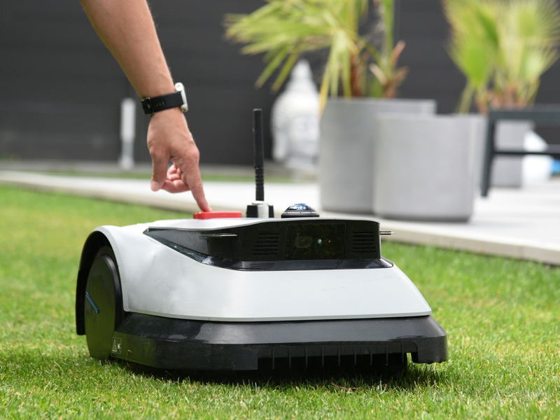 TÜV SÜD erklärt, worauf es bei Mährobotern wirklich ankommt - Foto: presseportal.de