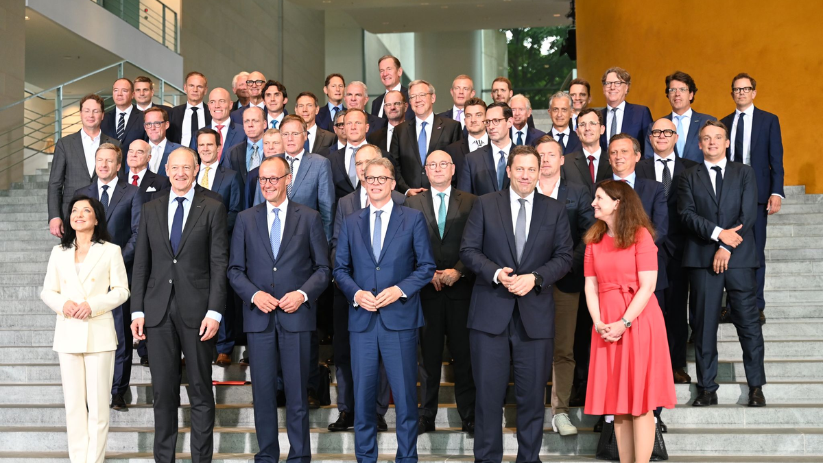 Die Initiative «Made for Germany», hier beim ersten Treffen im Juli im Kanzleramt, will Hunderte Milliarden in Deutschland investieren (Archivbild) - Foto: Katharina Kausche/dpa