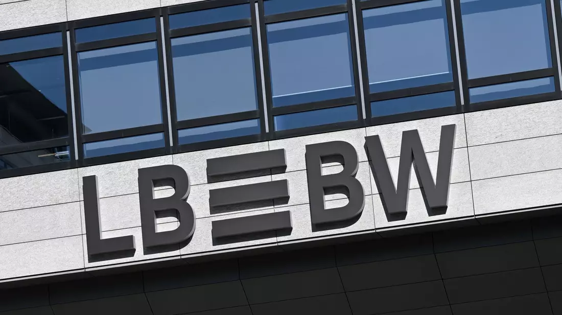 Die LBBW teilte mit, dass man die Ermittlungen der Behörden von Beginn an vollumfänglich unterstützt und auch selbst zur Aufklärung beigetragen habe. (Archivbild) - Bild: Bernd Weißbrod/dpa