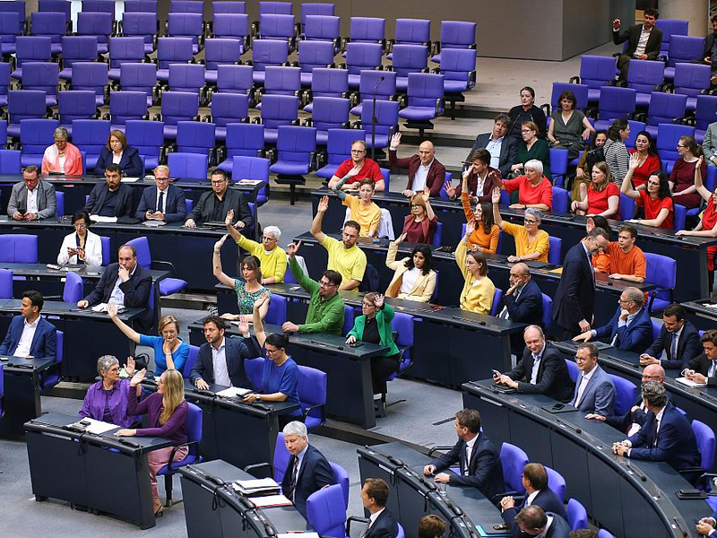 Debatte im Bundestag zum Thema queerfeindliche Hasskriminalität (Archiv) - Foto: über dts Nachrichtenagentur