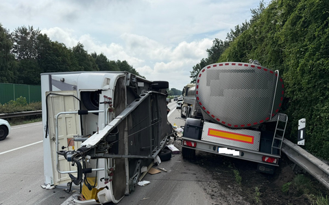 POL-CUX: Mehrere Verkehrsunfälle mit Verletzten auf der BAB27 - Verfolgungsfahrt mit Kleinkraftrad (Foto im Anhang) - Foto: presseportal.de POL-CUX: Mehrere Verkehrsunfälle mit Verletzten auf der BAB27 - Verfolgungsfahrt mit Kleinkraftrad (Foto im Anhang) - Foto: presseportal.de