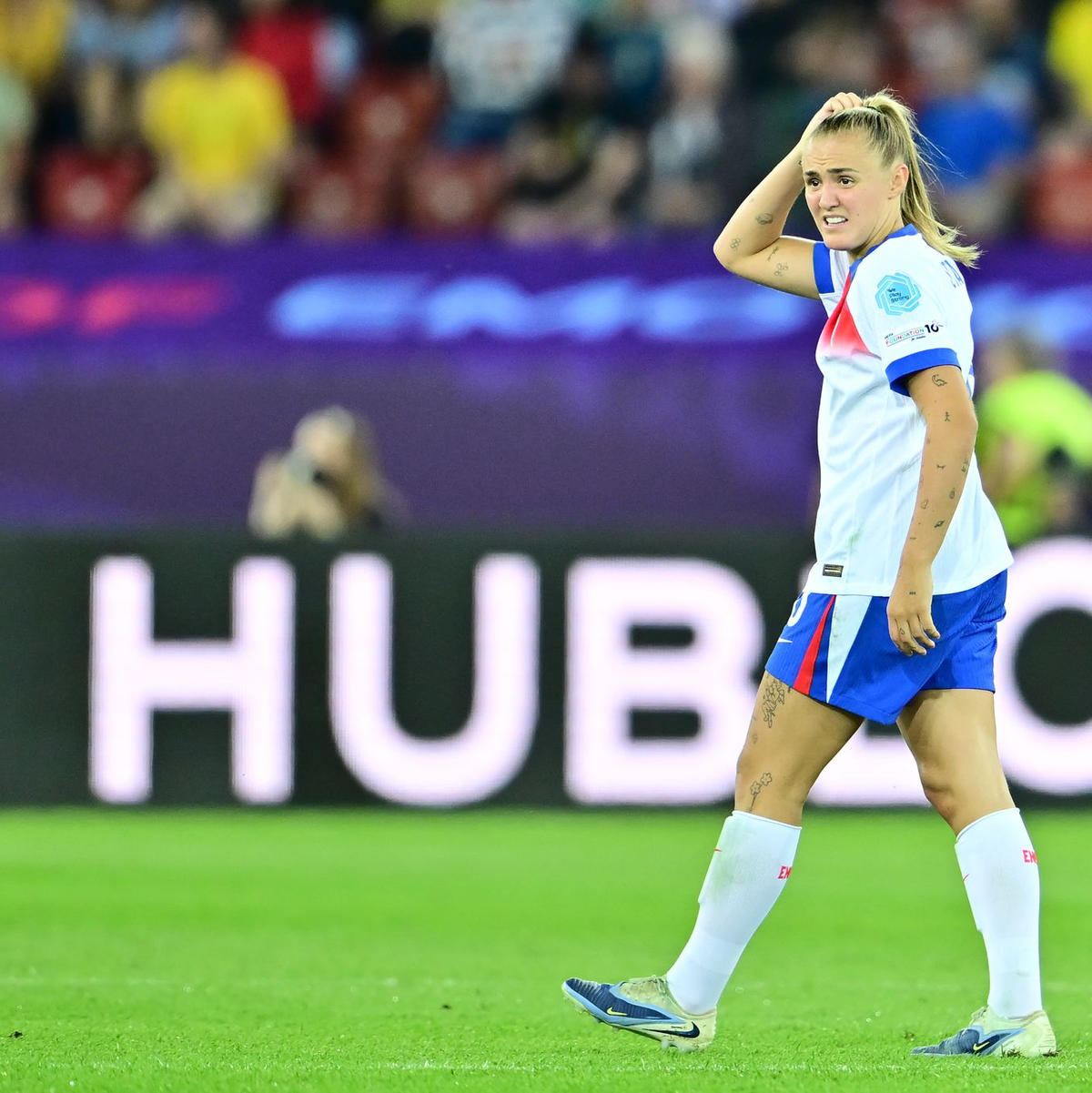 Geste zu oft wiederholt: Engländerinnen knien nicht mehr vor dem Match. (Archivbild)  - Foto: Sebastian Christoph Gollnow/dpa