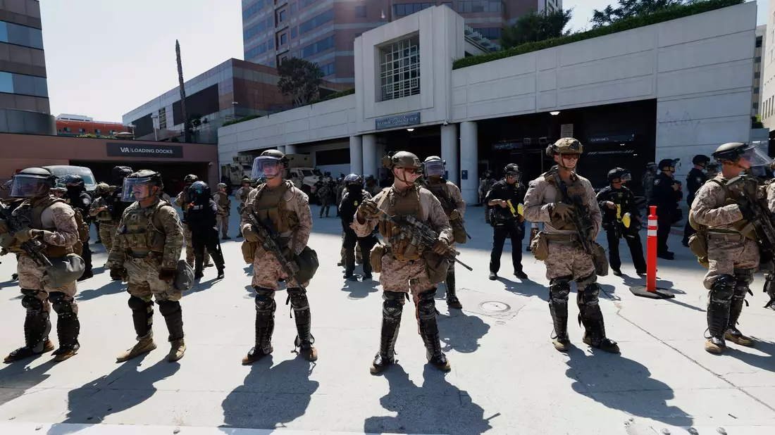 Das Pentagon beabsichtigt die rund 700 Marinesoldaten in Los Angeles abzuziehen. (Archivbild)  - Bild: Jill Connelly/AP/dpa
