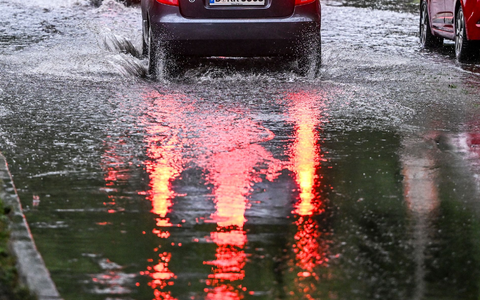 In der Nacht kam es laut Behörden zu keinen größeren Zwischenfällen. - Foto: Jens Kalaene/dpa