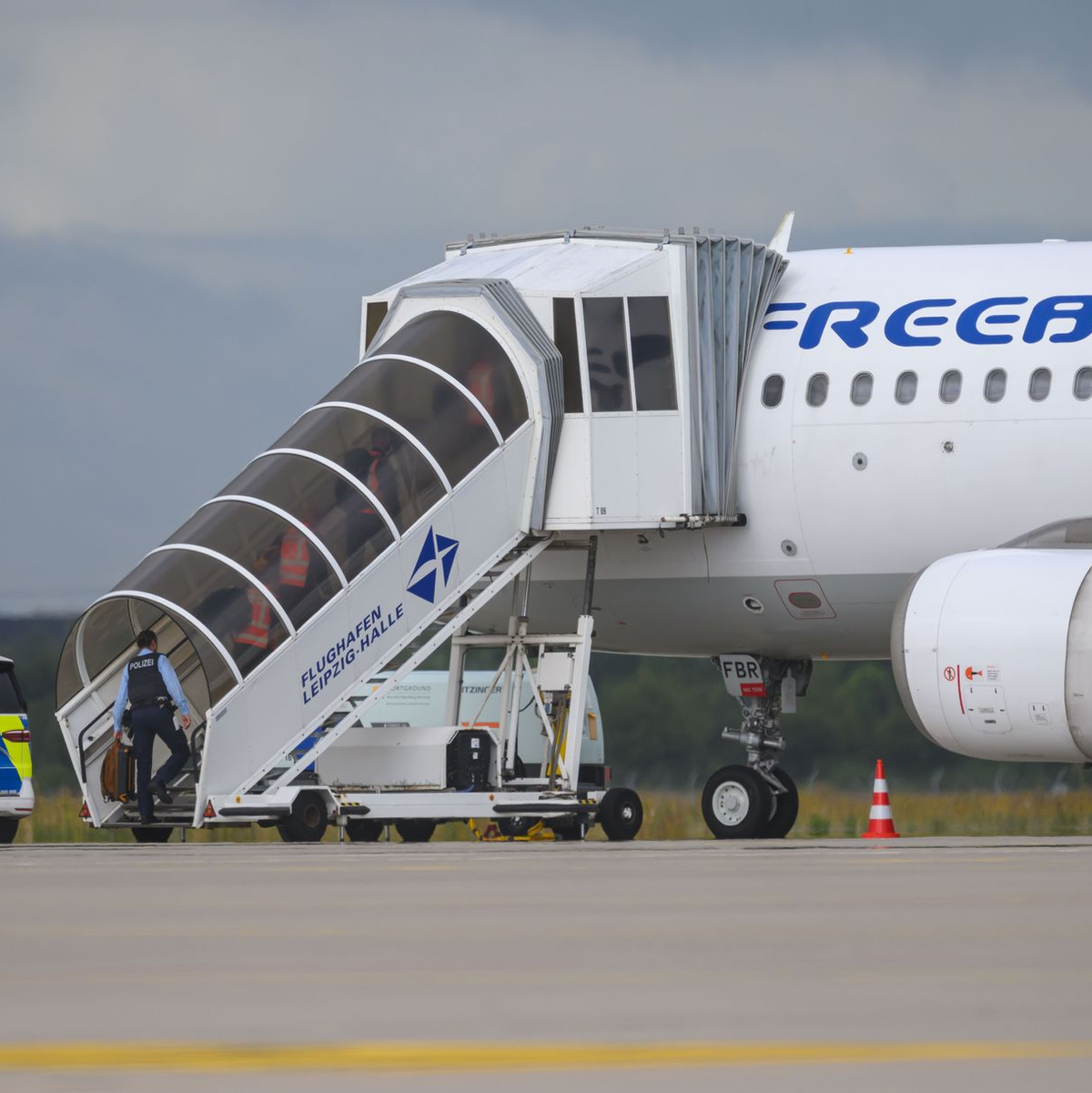 Die Maschine startete mit Ziel Bagdad.  - Foto: Hendrik Schmidt/dpa