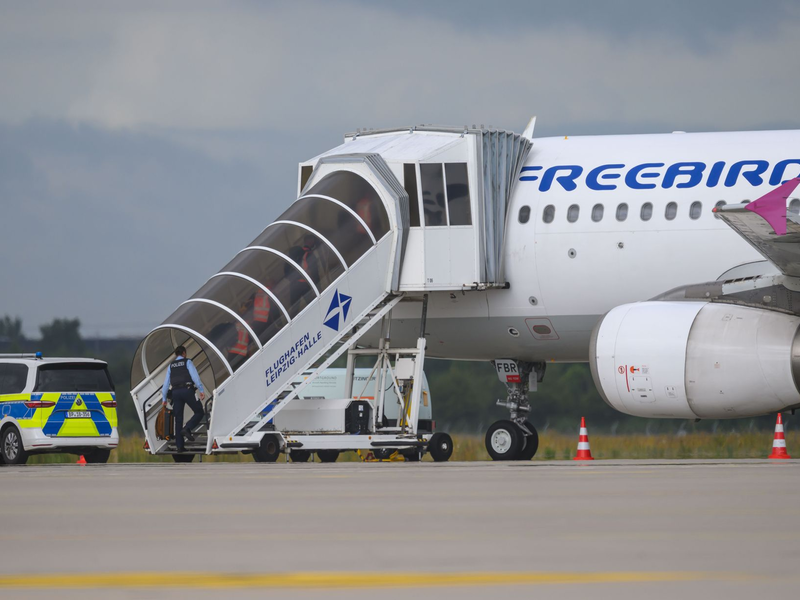 Die Maschine startete mit Ziel Bagdad.  - Foto: Hendrik Schmidt/dpa