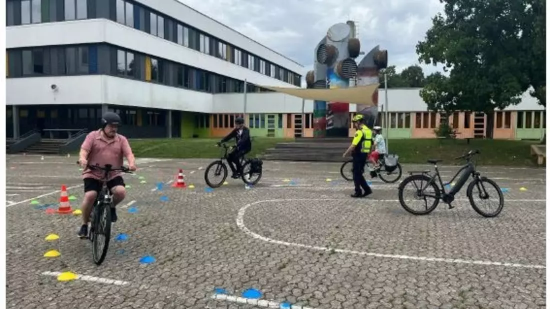 POL-UN: Fröndenberg - Pedelec-Training der Kreispolizeibehörde Unna - Bild: presseportal.de
