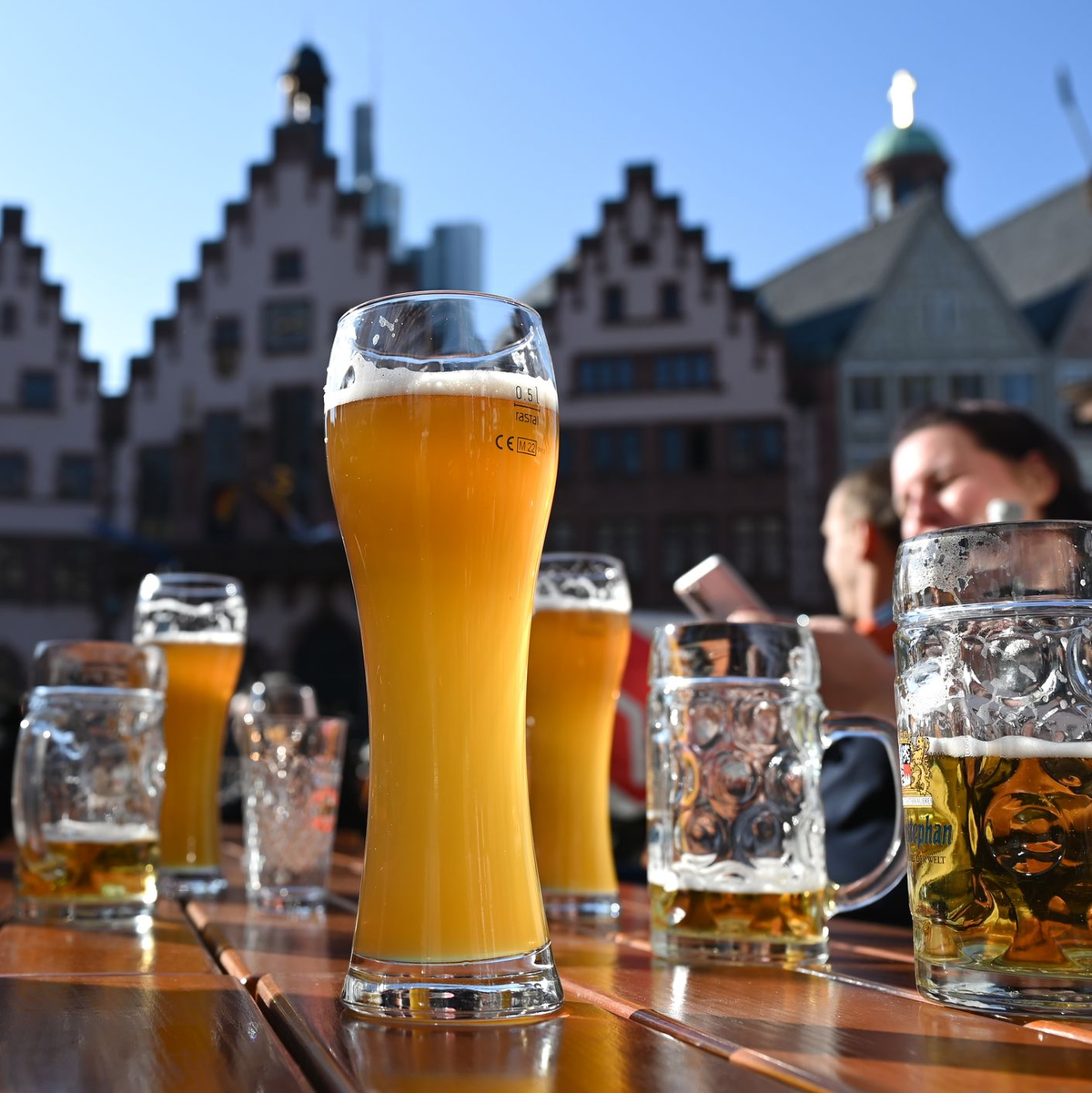 Deutschland ist in Sachen Bierproduktion aus den weltweiten Top-5 gefallen. (Archivbild) - Foto: Arne Dedert/dpa