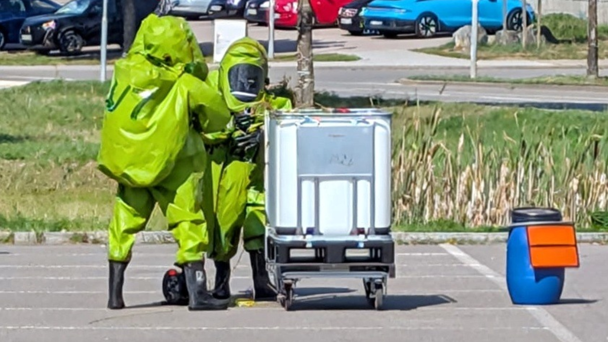 FW Stockach: Gefahrstoffzug Stockach: Bereit für den Ernstfall - Intensive Übung sichert Schutz der Bevölkerung - Foto: presseportal.de