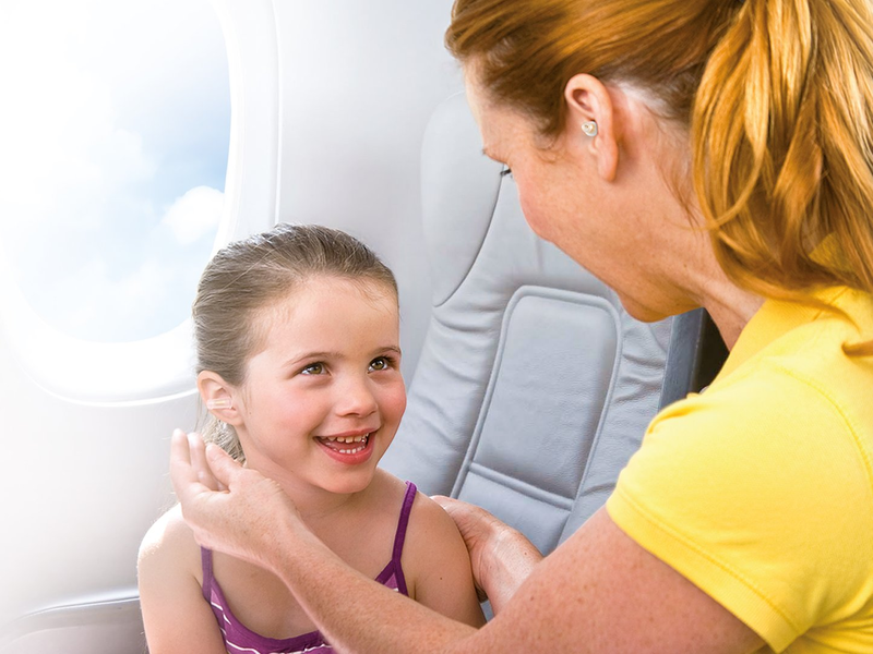 Entspannt druckfrei fliegen mit Kindern - Foto: SANOHRA/Innosan GmbH über pressetext.de