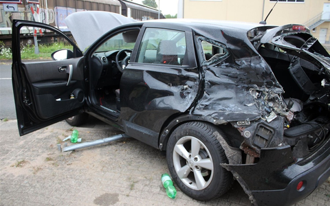 POL-MI: Zusammenstoß zwischen Auto und Bahn - Foto: presseportal.de