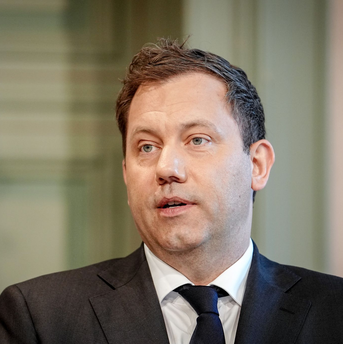 Will härter gegen Steuerbetrug vorgehen: Finanzminister Lars Klingbeil (SPD) - Foto: Kay Nietfeld/dpa