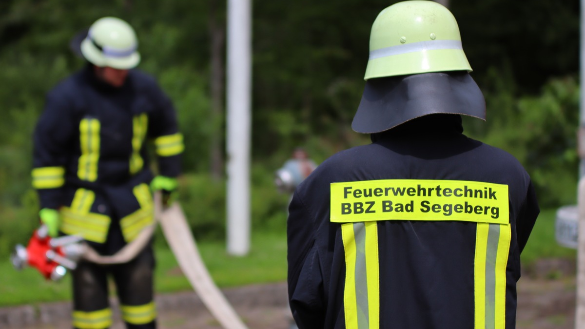 FW-SE: Feuerwehrunterricht als Schulfach - Erfolgsprojekt im Kreis Segeberg - Foto: presseportal.de