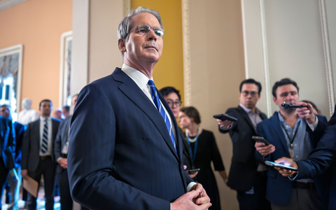 US-Finanzminister Scott Bessent trifft sich nächste Woche mit seinem chinesischen Amtskollegen in Stockholm. (Archivbild) - Foto: J. Scott Applewhite/AP/dpa US-Finanzminister Scott Bessent trifft sich nächste Woche mit seinem chinesischen Amtskollegen in Stockholm. (Archivbild) - Foto: J. Scott Applewhite/AP/dpa