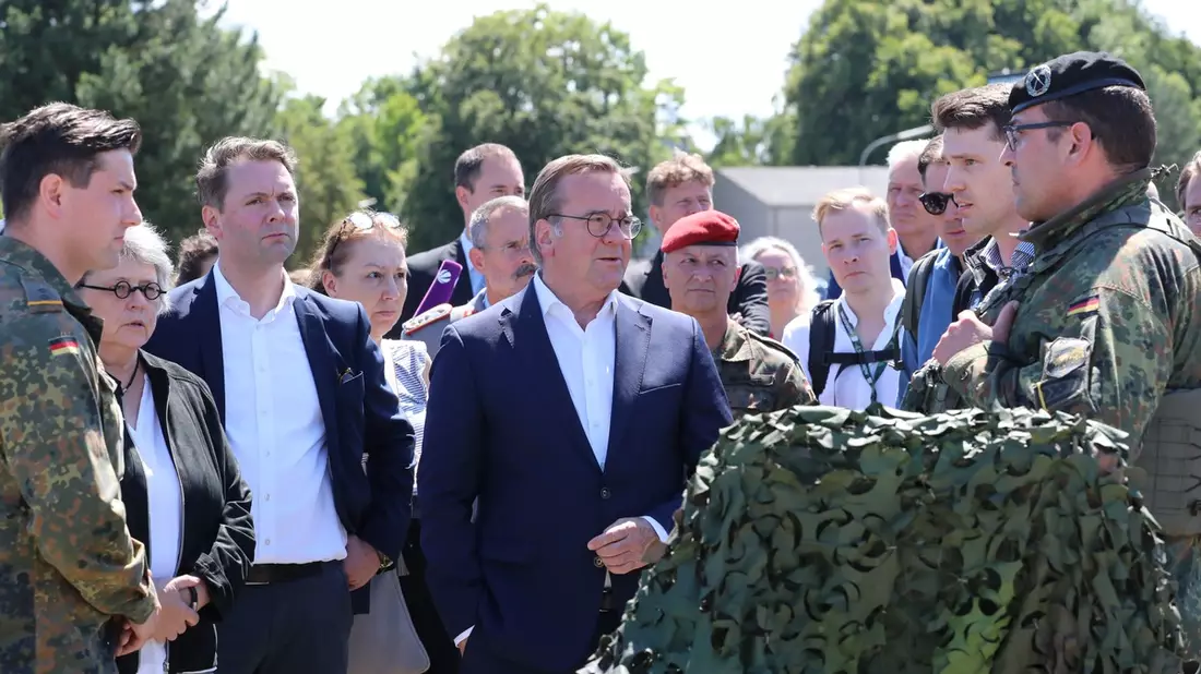 Verteidigungsminister Pistorius besucht Innovationslabor in Erding - Bild: presseportal.de