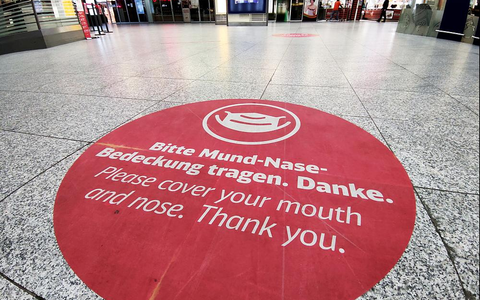 Hinweis auf das Tragen eines Mund-Nase-Schutzes (Archiv) - Foto: über dts Nachrichtenagentur