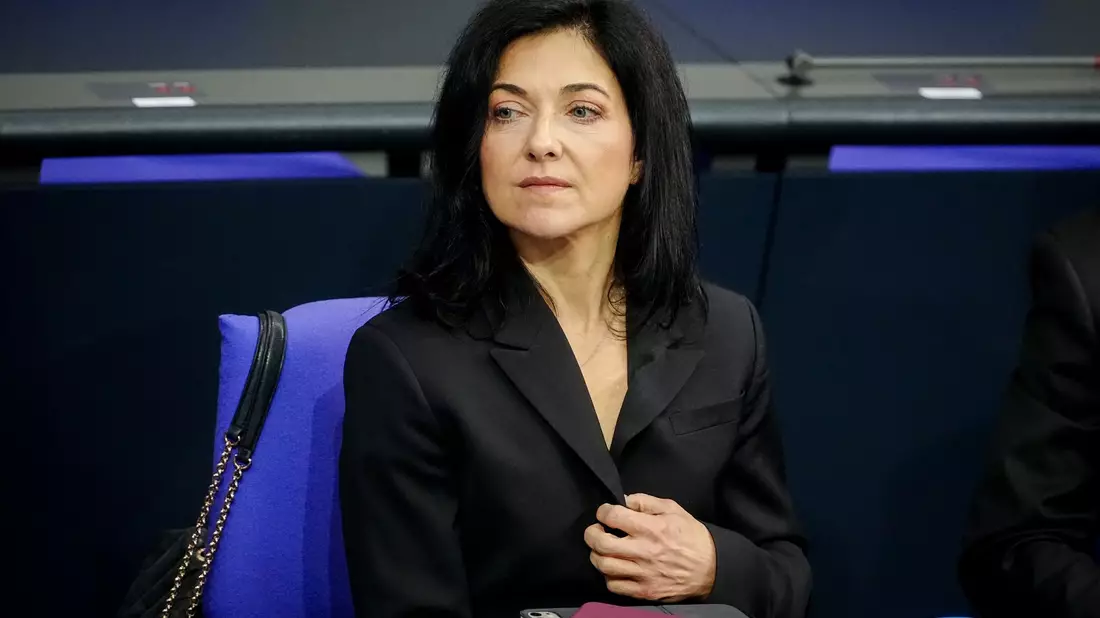 Die Wirtschaftsministerin sagt: «Spielräume können wir im existierenden Haushalt schaffen und ganz entscheidend: durch Wachstum. » - Bild: Kay Nietfeld/dpa
