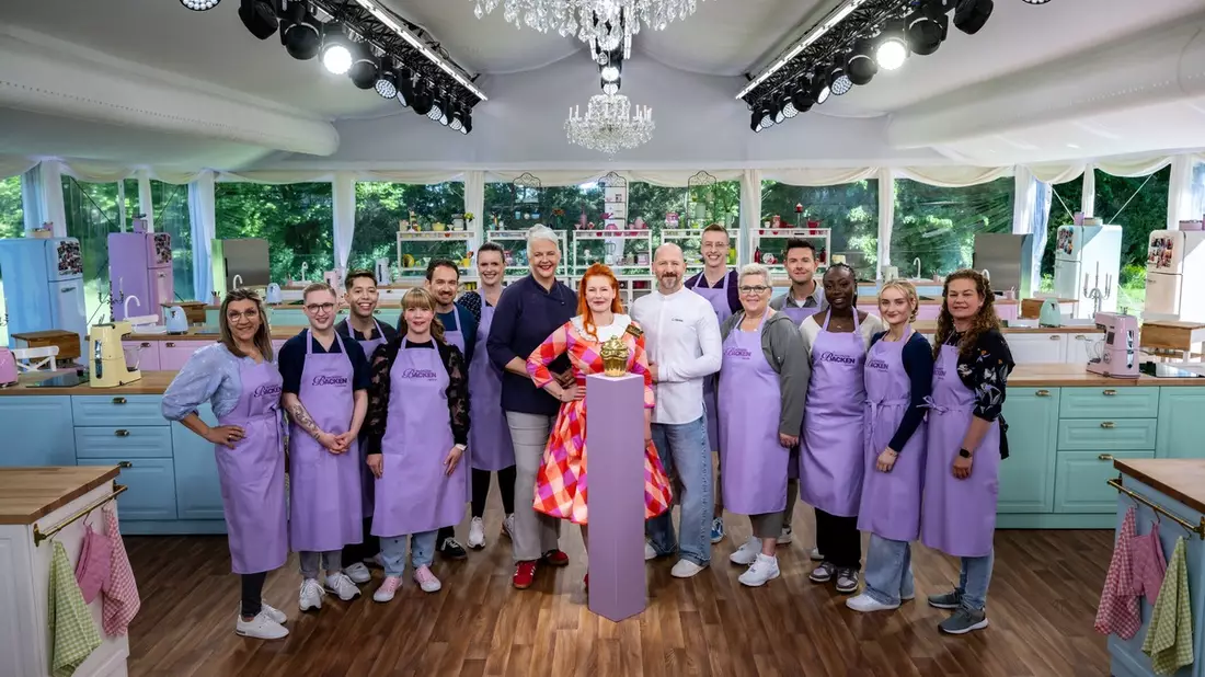 Magdalena Christian Rouven Janina Christian-Johannes Jacqueline Bettina Schliephake-Burchardt Enie van de Meiklokjes Christian Hümbs Felix Gisela Simon Serena Charlotte Monika Das große Backen - Bild: Joyn/Claudius Pflug, presseportal.de