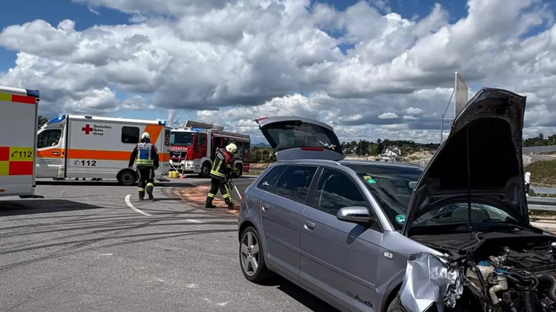 FW Allensbach: G1 Betriebsstoffe aus PKW - Bild: presseportal.de