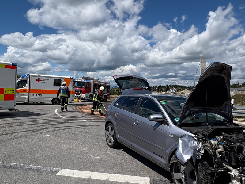 FW Allensbach: G1 Betriebsstoffe aus PKW - Foto: presseportal.de