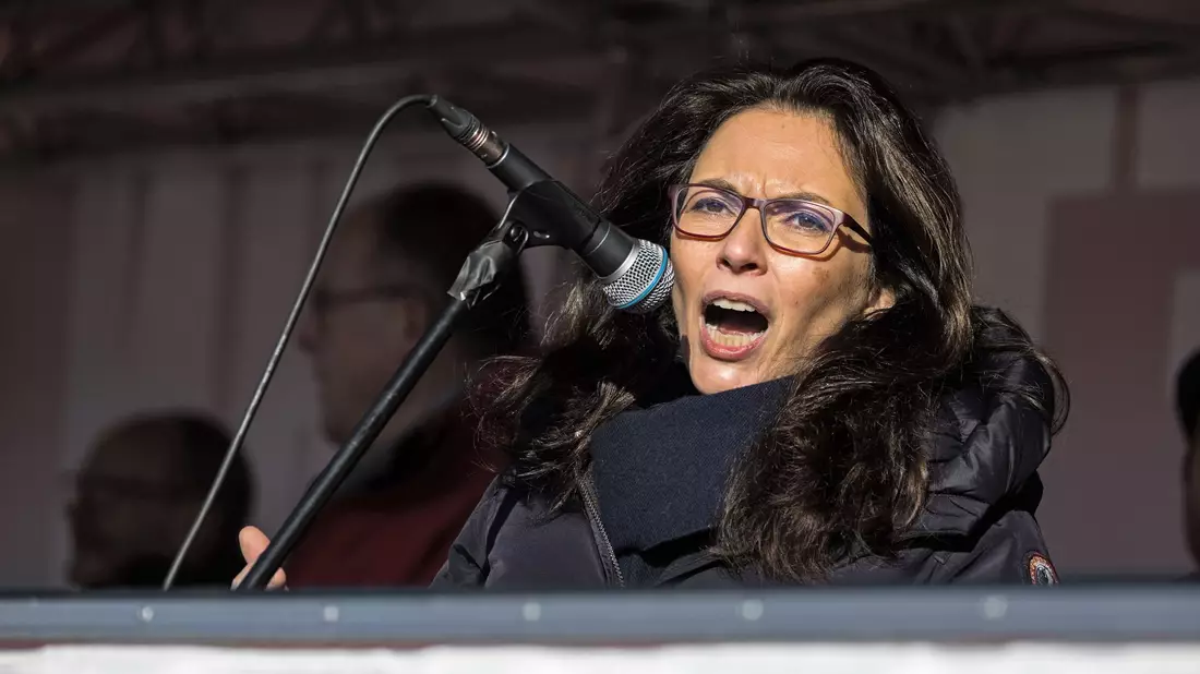 DGB-Chefin Jasmin Fahimi warnt vor einem Ende des Acht-Stunden-Tags. (Archivbild) - Bild: Hannes P. Albert/dpa