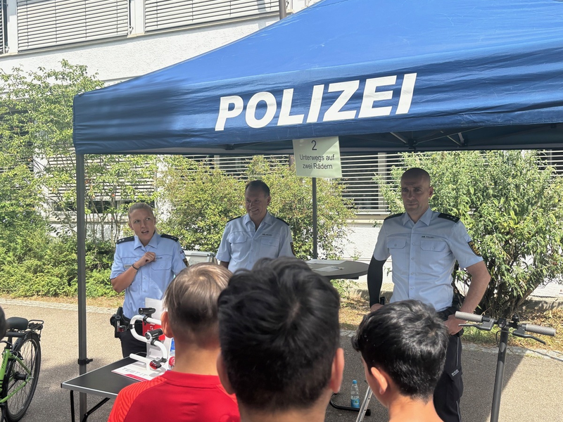 POL-LB: Aktionswoche der Verkehrssicherheit: 280 Schülerinnen und Schüler der Hirschbergschule in Ludwigsburg erleben Unterricht der anderen Art - Foto: presseportal.de
