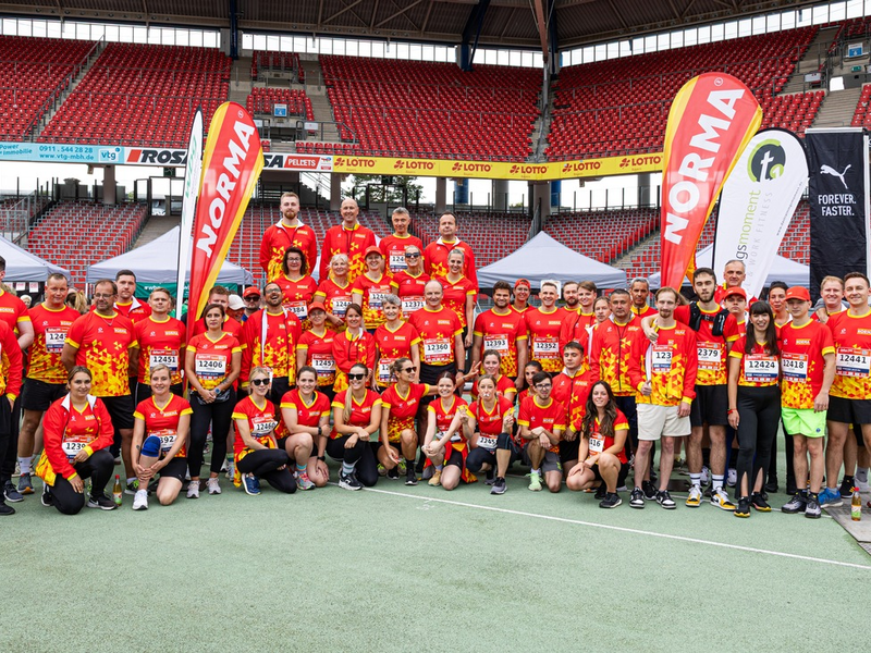 Mehr als 100 NORMA-Mitarbeitende zeigen sportlichen Einsatz und gelebten Teamspirit beim diesjährigen B2Run Nürnberg / Auch 2025: Bei NORMA läuft´s einfach... - Foto: presseportal.de