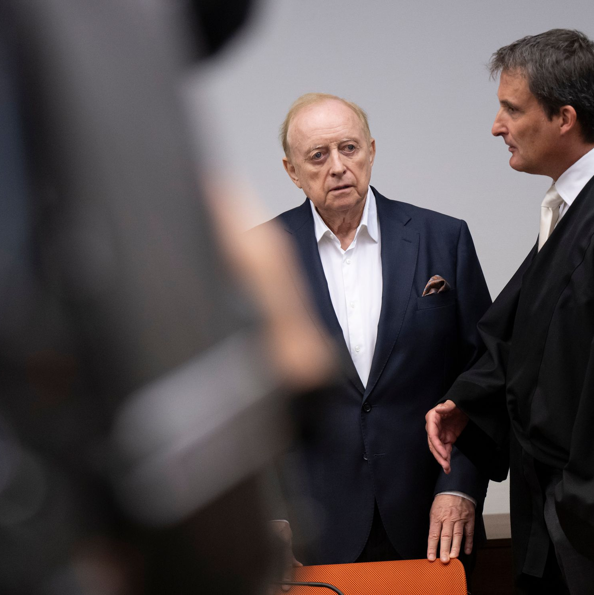 Schuhbeck und seine Verteidiger legten keine Revision ein. (Archivbild) - Foto: Peter Kneffel/dpa