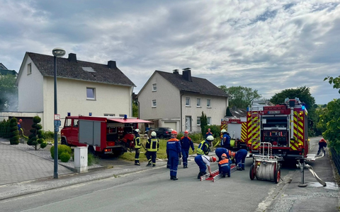 FF Olsberg: Workshop Berufsfeuerwehr bei der Jugendfeuerwehr Olsberg - Foto: presseportal.de FF Olsberg: Workshop Berufsfeuerwehr bei der Jugendfeuerwehr Olsberg - Foto: presseportal.de