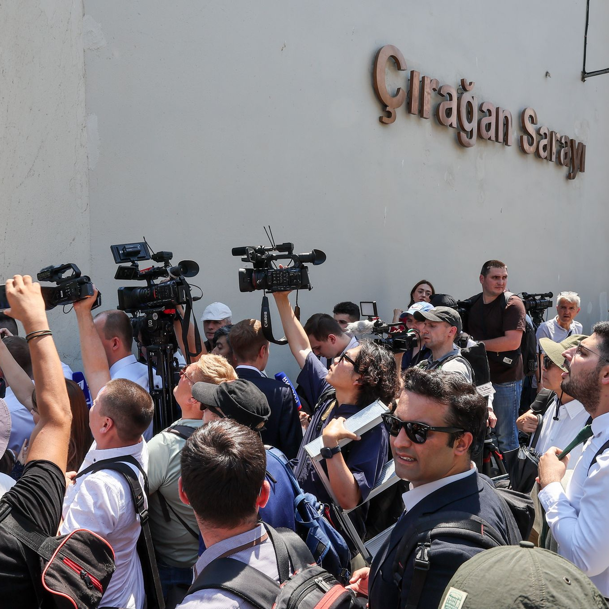 Der Medienandrang bei den Verhandlungen ist groß. - Foto: Alexander Ryumin/TASS via ZUMA Press/dpa