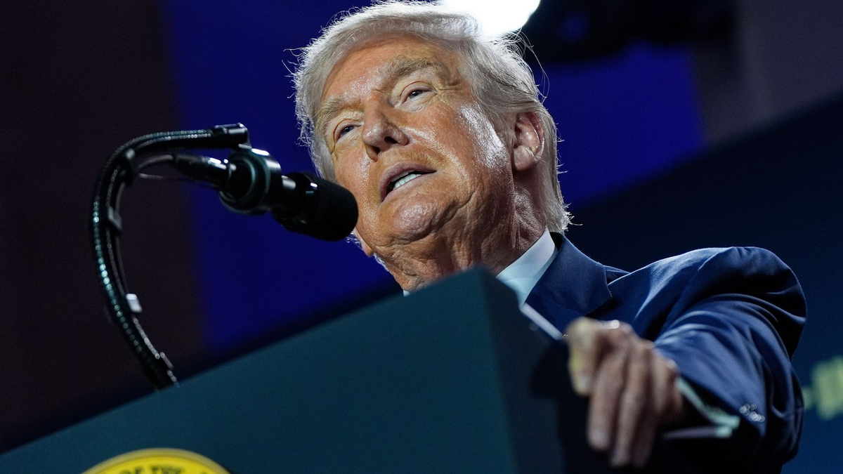 US-Präsident Donald Trump will weniger Leitplanken für amerikanische KI. - Foto: Julia Demaree Nikhinson/AP/dpa