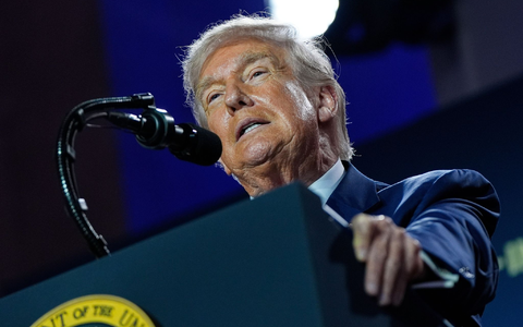 US-Präsident Donald Trump will weniger Leitplanken für amerikanische KI. - Foto: Julia Demaree Nikhinson/AP/dpa